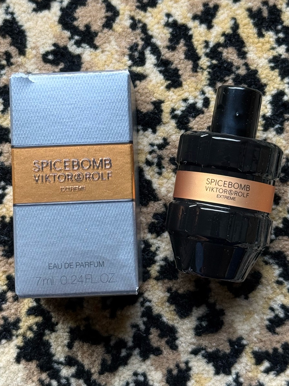 Viktor & Rolf Spicebomb mini (NIB)